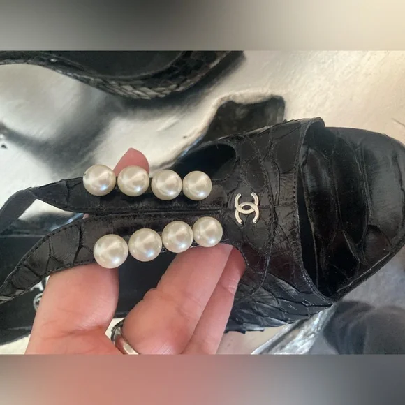 CHANEL python black Heels with Pearl Detail exotic vintage 39.5 - Picture 2 of 8